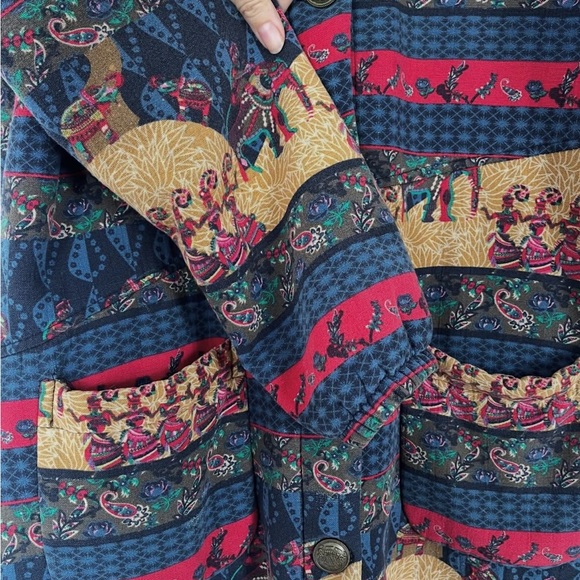 Colorful Patterned Handmade Hooded Button-Front Fabric Coat - Fleece interior - Picture 4 of 8